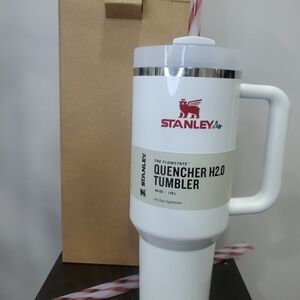 Stanley FlowState Quencher H2.0 Tumbler / 40oz / Color: Mistletoe Twist
